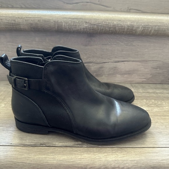 UGG Shoes - UGG ankle boots leather size 6